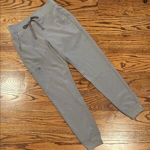 Figs Women’s Gray Jogger Scrubs XS